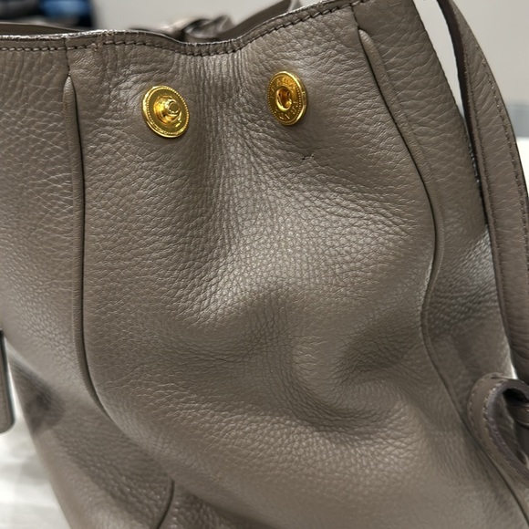 Prada handbag with shoulder straps - Picture 3 of 7